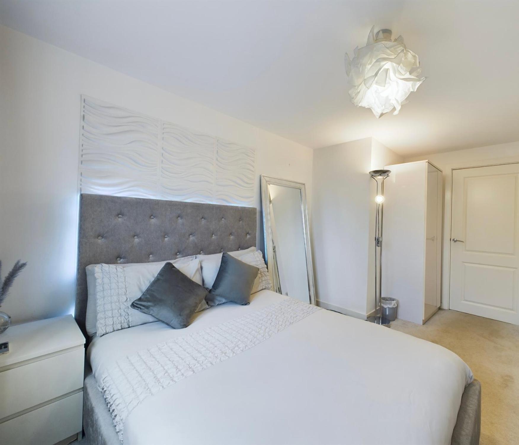 Modern 2 Bed City Apartment With Private Parking Swansea Ngoại thất bức ảnh